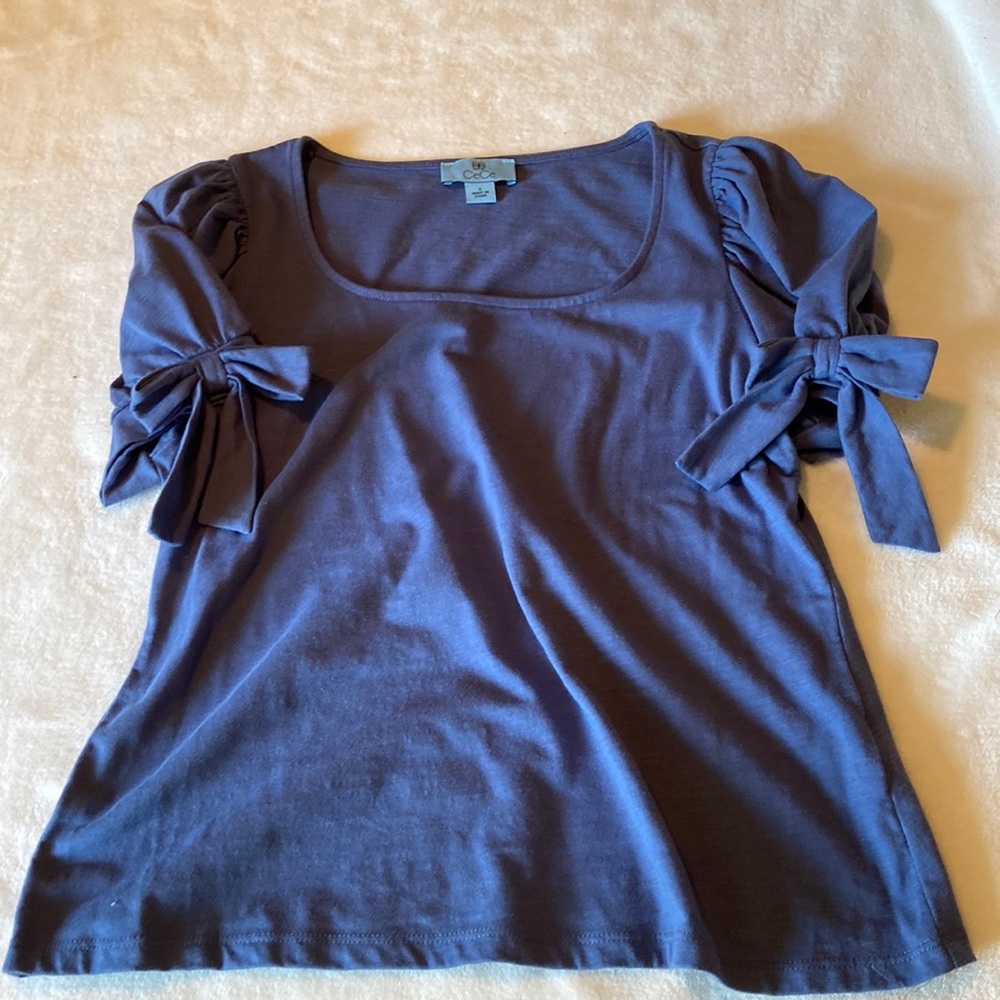 Square-neck, puff sleeve top